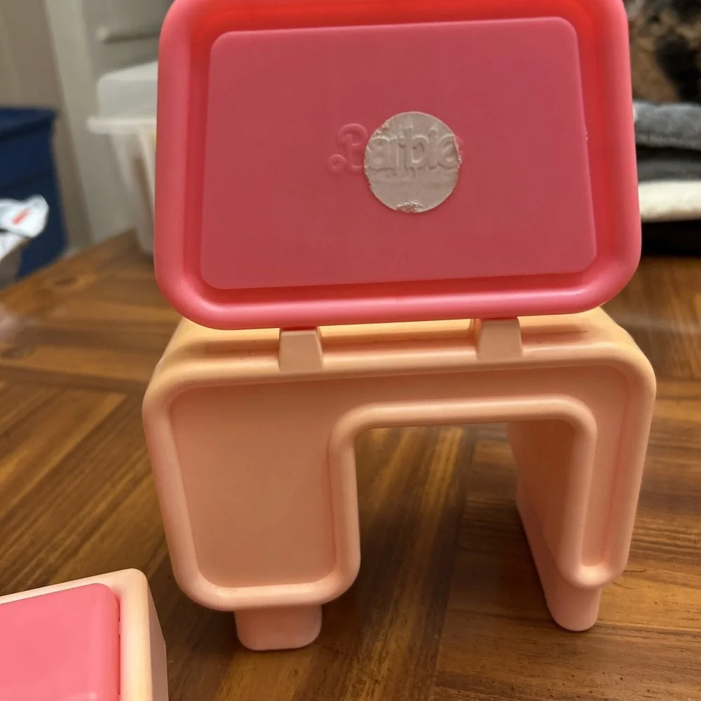 Vintage 1977 Barbie Dream House Mirrored Vanity Dresser Orange & Pink‎
